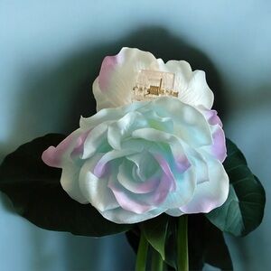 💖 Beautiful Silk Rose Hair Clip 💖
